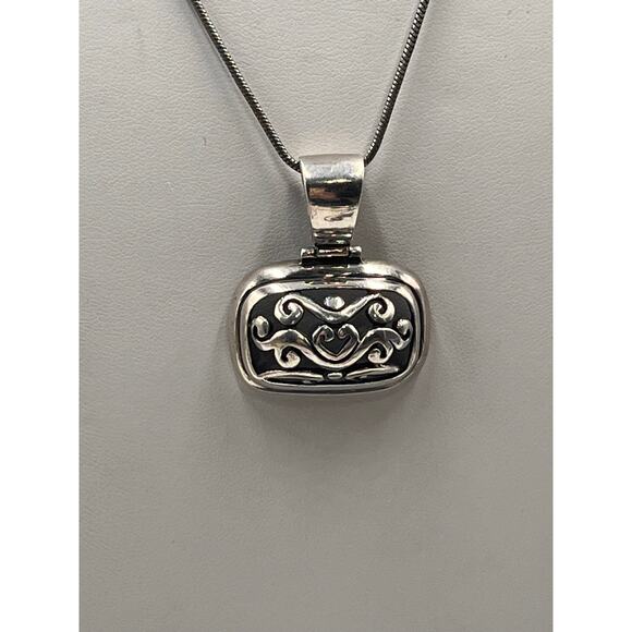 SF Sterling Silver Rectangular Shape Filigree Scroll Pendant and 925 Chain - Picture 4 of 9